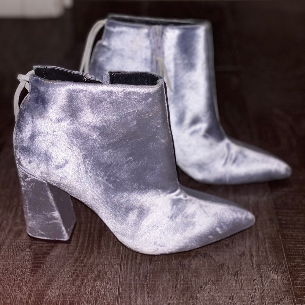 Authentic Stuart Weizmann Booties